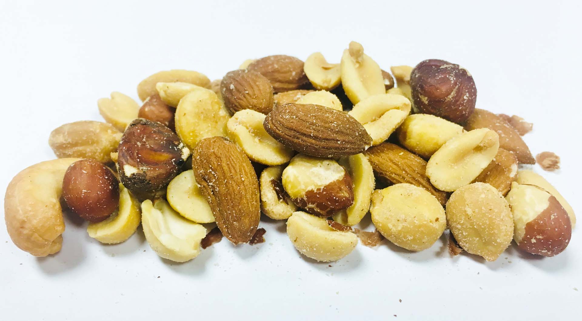 Mixed Nuts with Peanuts Salted